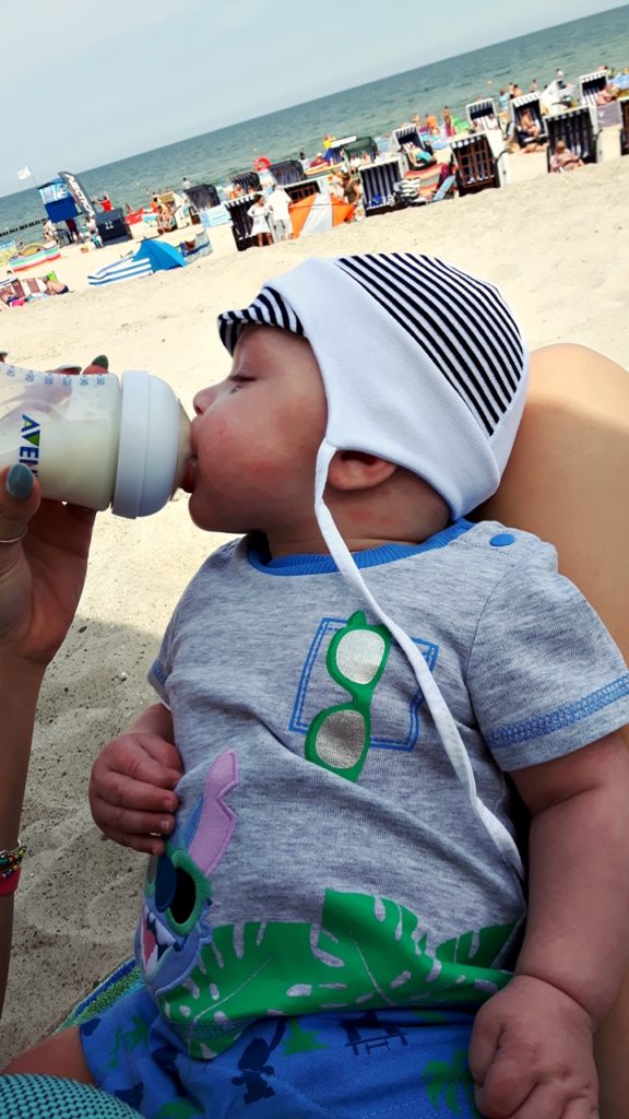 plaża z 5 miesięcznym dzieckiem